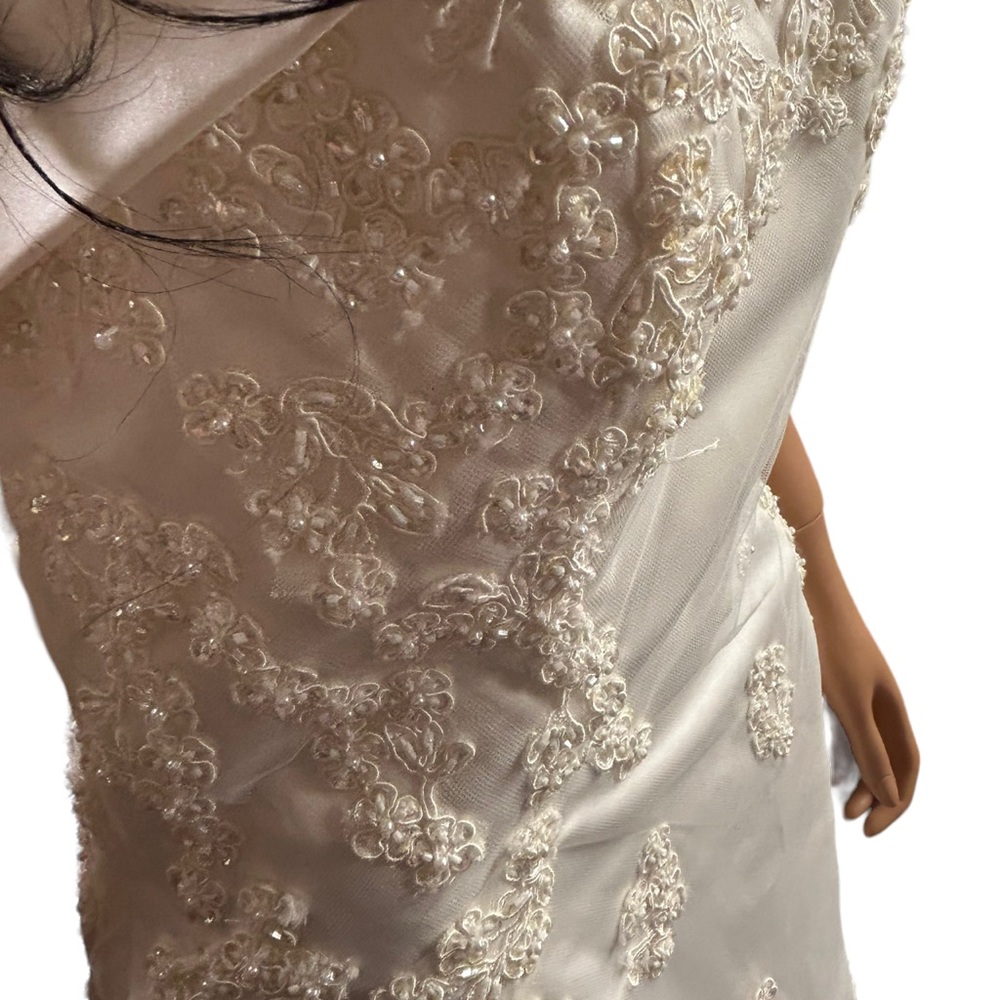 Wedding Dress - Picture 12 of 13